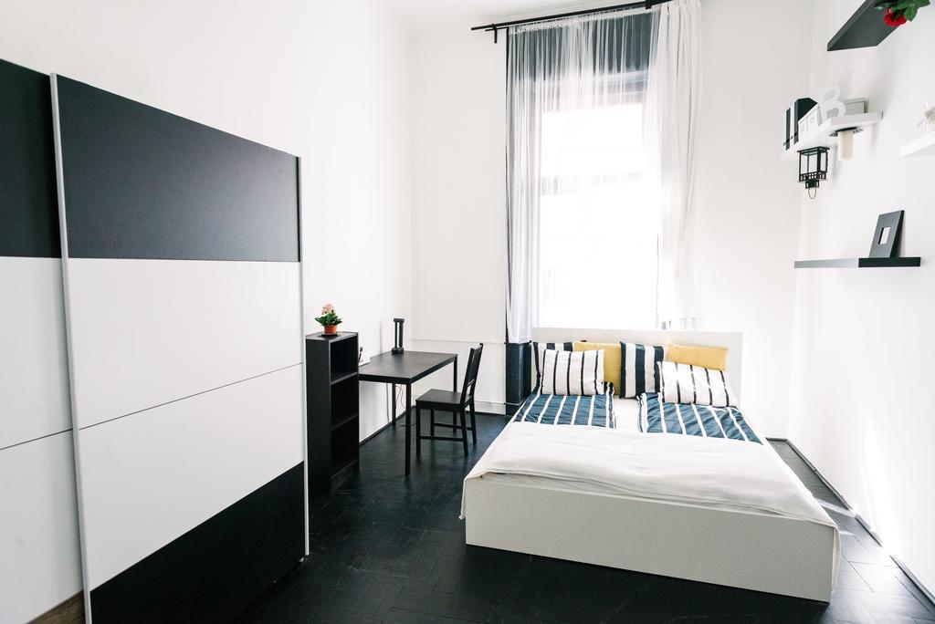 D.Five Stylish Apartment On Vaci Street Budapest Eksteriør billede