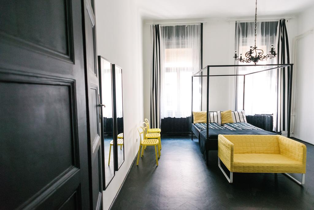 D.Five Stylish Apartment On Vaci Street Budapest Eksteriør billede